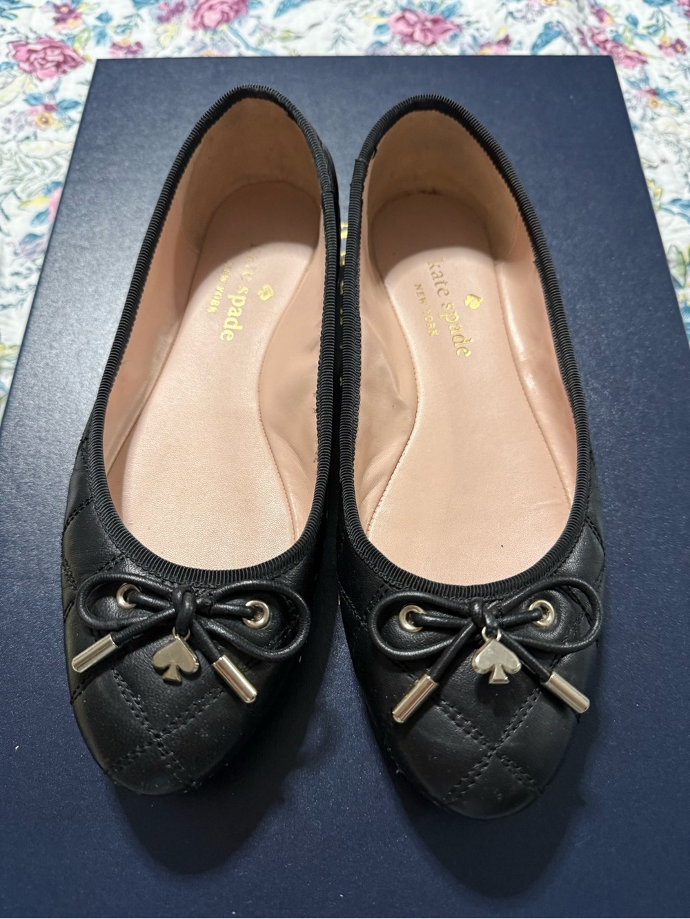 kate spade Black Quilted Leather Ballet Flats with Bow and Spade Charm